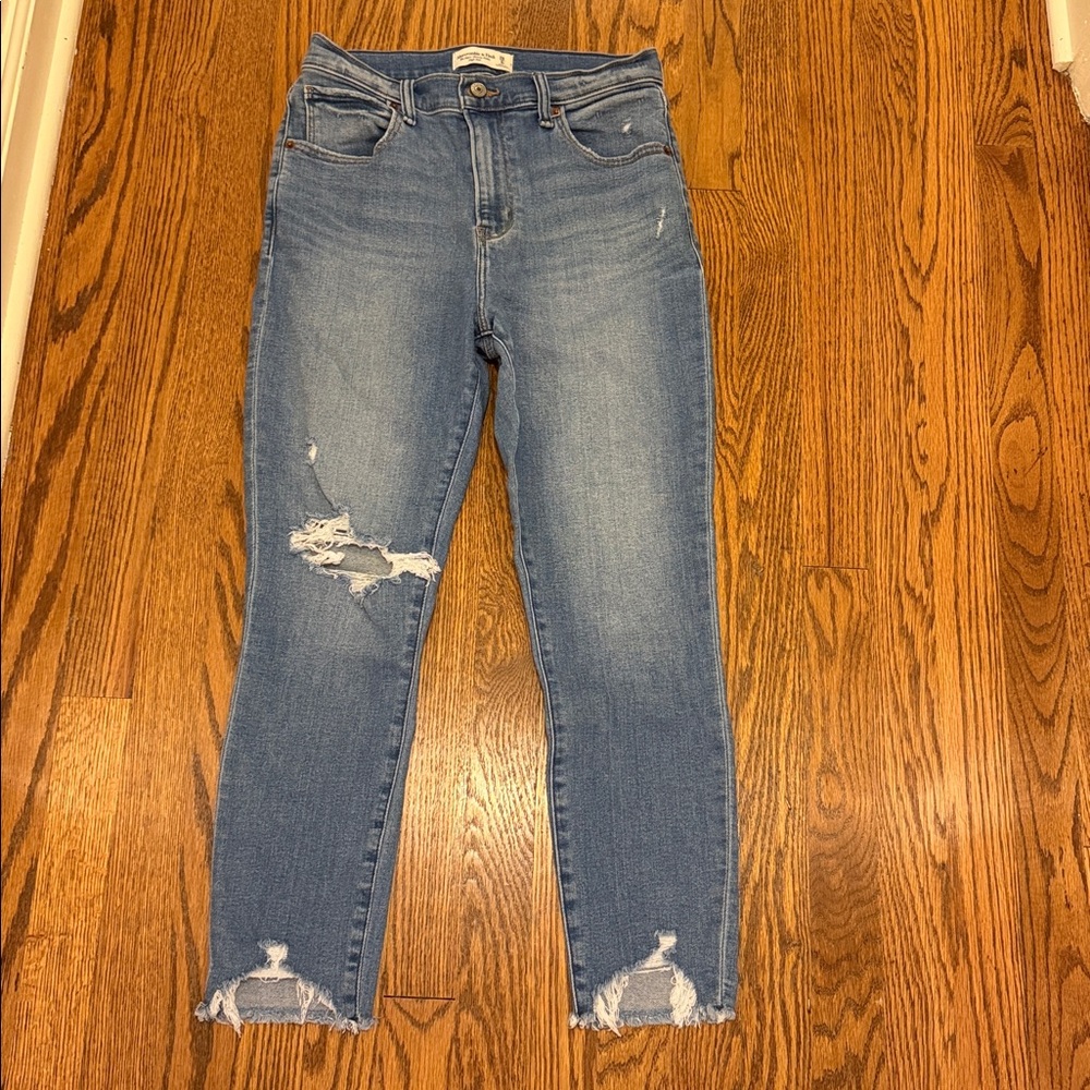 Abercrombie the super skinny ankle high rise jeans. Size 28 short